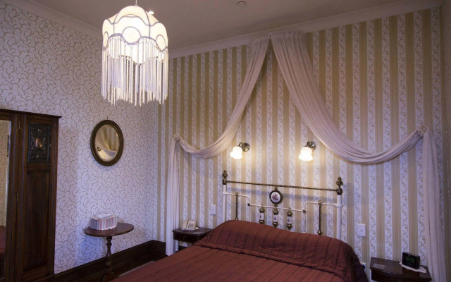 Eliza's Manor