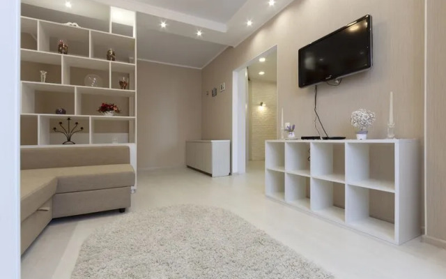 Apartments Green FOX on st. Latysheva, 3e/1