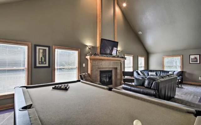 Pet-friendly Home Near Lakes & Snowmobile Trails!