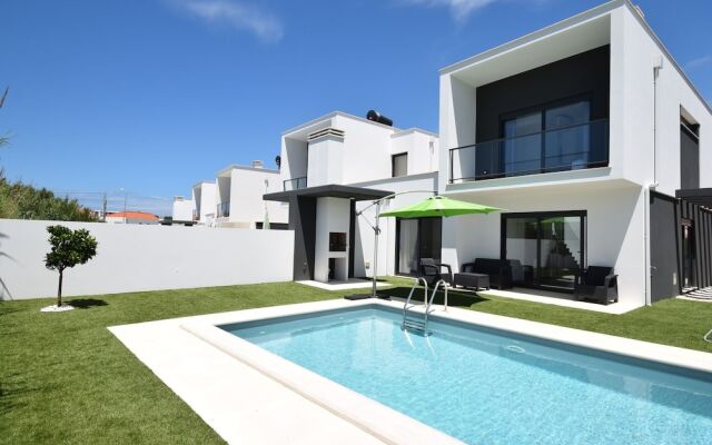 Gorgeous Villa in Salir do Porto With Private Swimming Pool