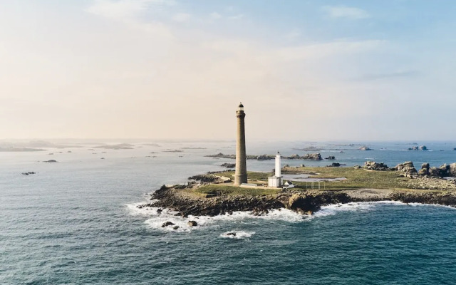 Nice 2-room Apartment With sea View Near the Beach