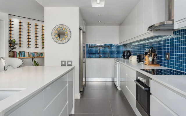 Mandela Rhodes T1002