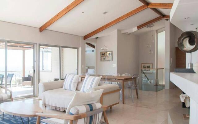 Clifton 3rd Beach house - Breathtakingly Beautiful Views!