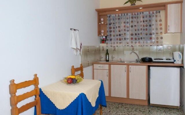 Nikos Studios & Apartments