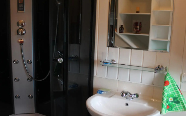 Guest house at 46 Lesnoy Prospekt