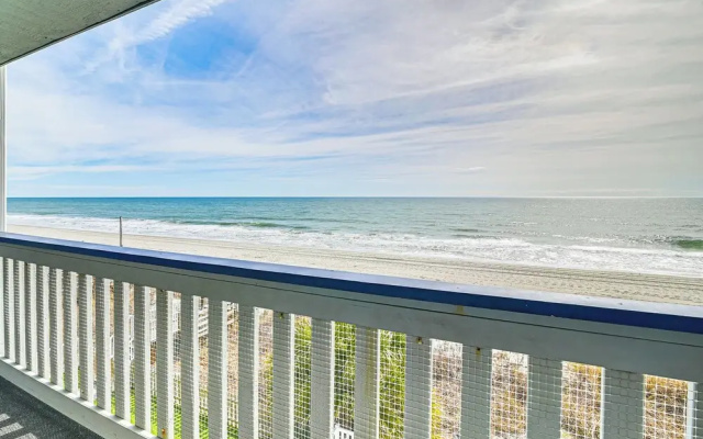 On-the-beach Escape: Oceanfront in Surfside!