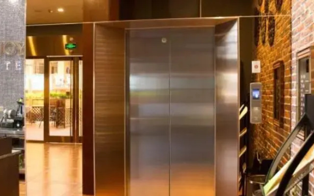 S One Hotel