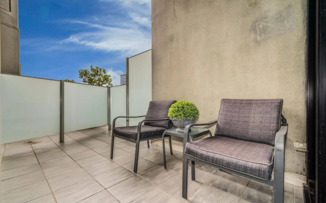 Waterfront Melbourne Apartments