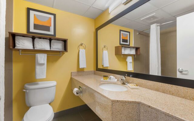 Best Western Plus Suites-Greenville