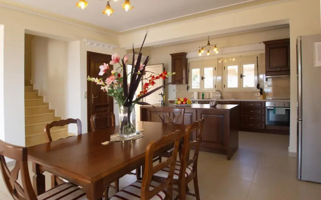 Villa Mandola Dazzling Views of Pine Trees Blue sea