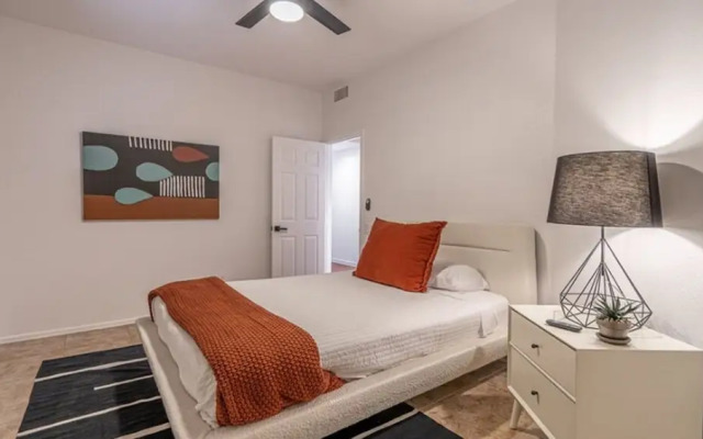 Luxury Scottsdale Home W/pool and Hot Tub!