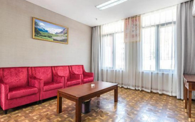 Gela Dandong Business Hotel (VIP Building)