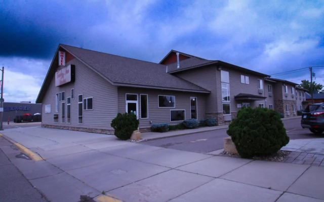 Canby Inn and Suites