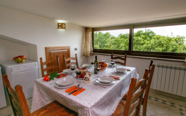 Peaceful Villa in Montefiascone with Bubble Bath