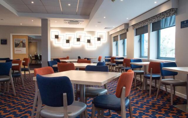 Holiday Inn Express Dunfermline by IHG