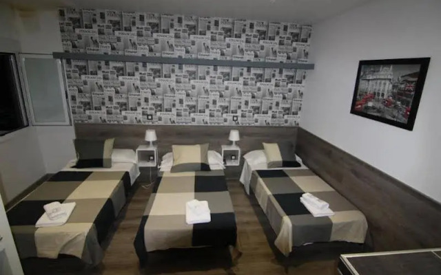 Hostal MH Fuencarral