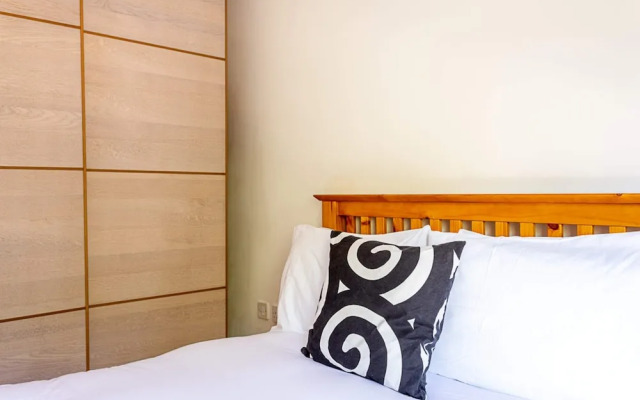 Modern 1 Bedroom Apartment in West London