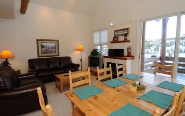 Saddle Ridge Townhomes