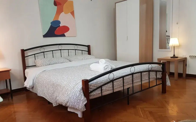 Erra - Teal - Athens Center, 110m², 4 BD, 2 BATH