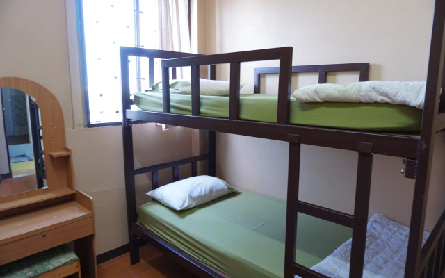 OYO 730 Meedee Hostel