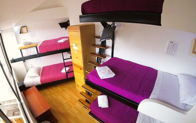Hostal De La 57 - Hostel