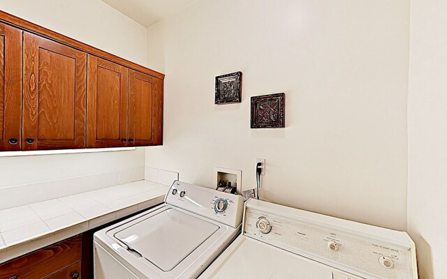 New Listing! All-suite Near State Street 2 Bedroom Home