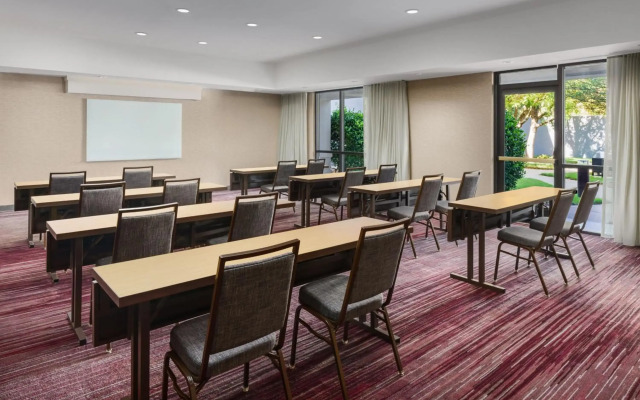 Courtyard By Marriott Dallas - Lewisville