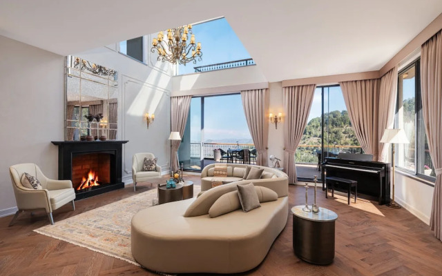 Amaraya by Larisa Nainital