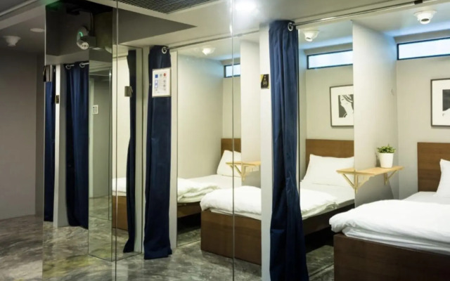 Collection O The Spades Hostel