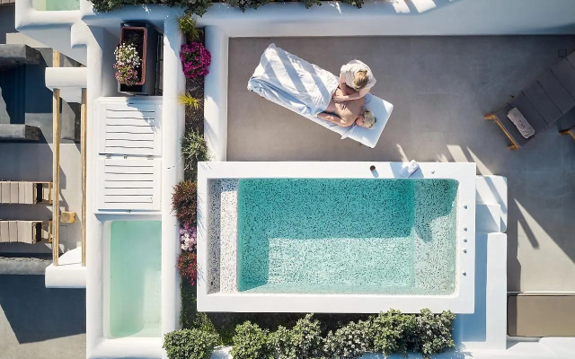 Alleys All-Suite Hotel & Spa