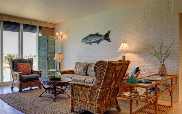 Channelview 205