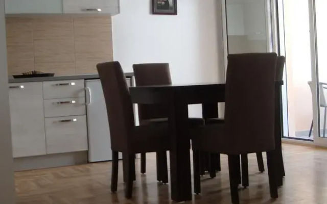 Apartments Tipon