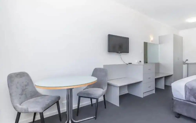 Hi 5 Luxury Holiday Apartments – Guest Rooms – Adelaide