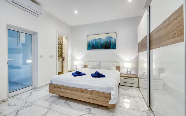 Modern 1BR Apartment, Central Location