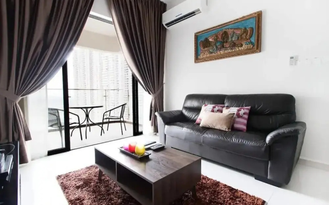 High-floor 2BR Suite, Water Views, Free Parking