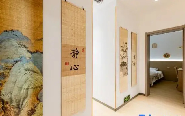 Leisure Homestay（Shizi Street Luoyi Ancient City Branch)