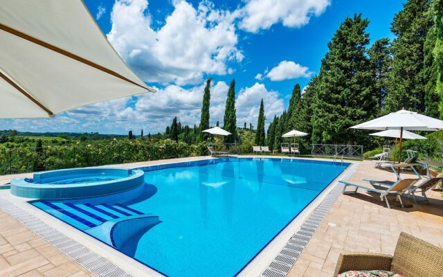 Graceful Apartment in San Miniato with Swimming Pool