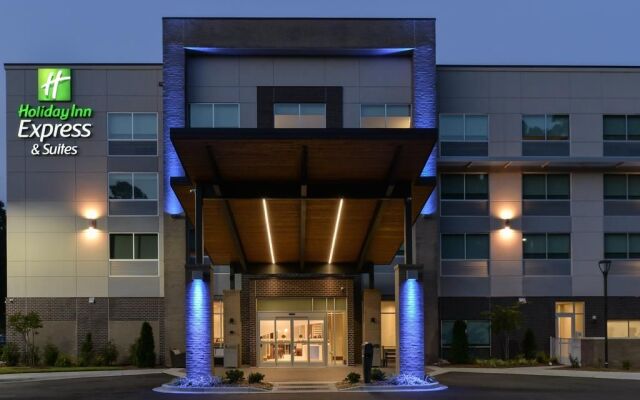 Holiday Inn Express & Suites Charlotte - Ballantyne, an IHG Hotel