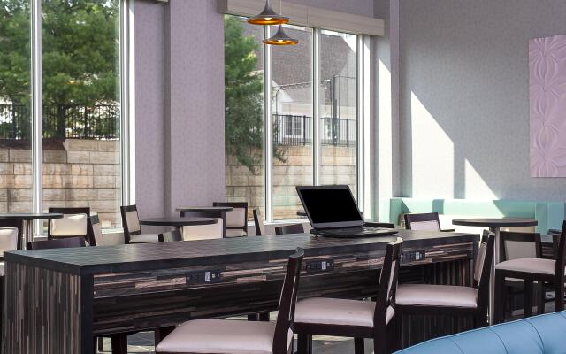 Holiday Inn Express & Suites Norwood-Boston Area by IHG