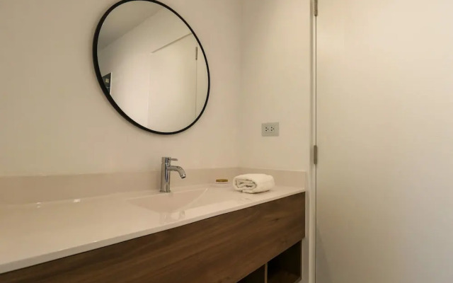 w Spectacular 2BR With Balcony in Miraflores