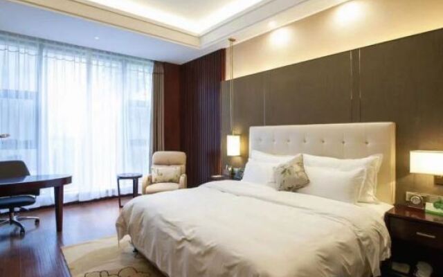 Swan Lake International Hotel