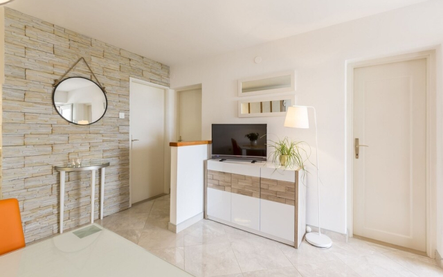 Matea - 20m From the sea - A3