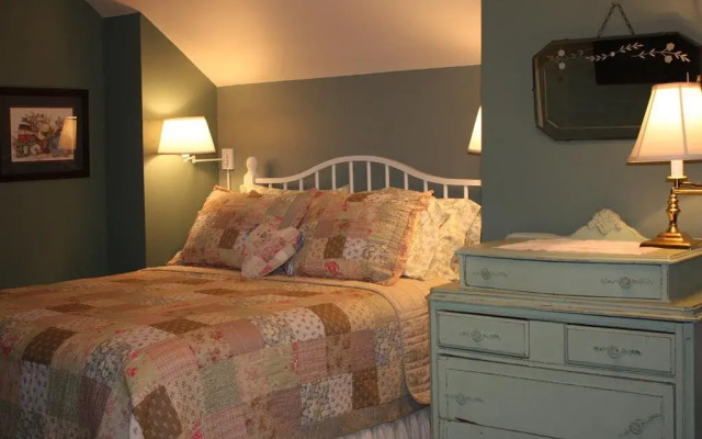 The Cotton Palace Bed and Breakfast