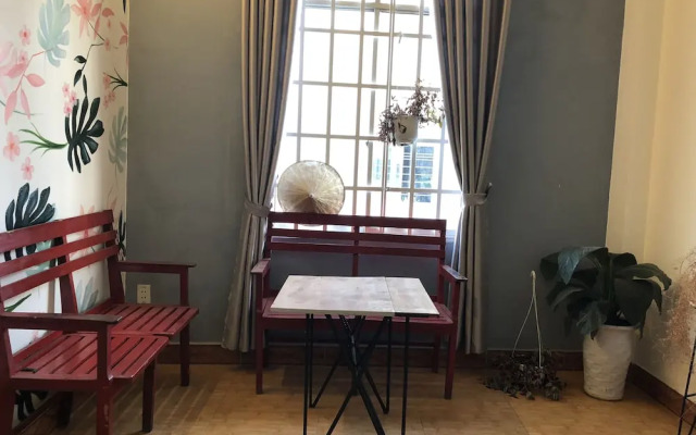 Coffee Shop & Hostel Co Hai