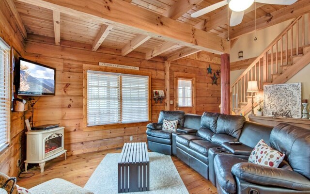 Black Bear Hideaway 3 Bedroom Home with Hot Tub