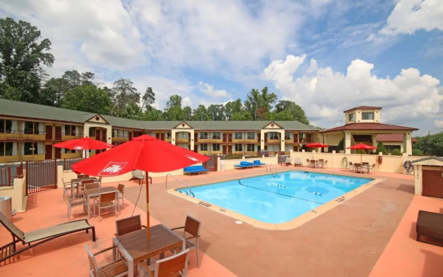 Econo Lodge Pilot Mountain