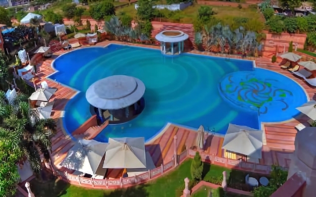 Orient Taj Hotel &Resort