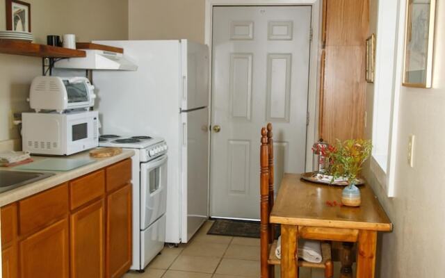 The Blue Room - Charming Studio, Great Location!  by RedAwning