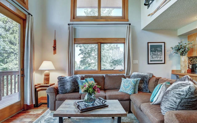 Sophie's Chalet 3 Bedroom Townhouse by RedAwning