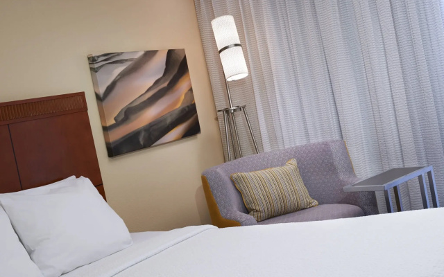 Courtyard by Marriott Rockford